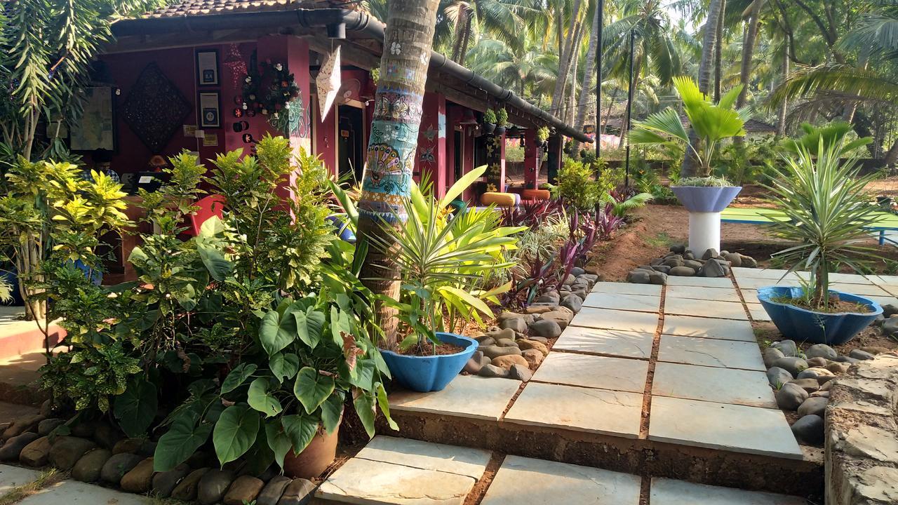 The Yuppi Hippi Hideout Hotel Anjuna Eksteriør billede